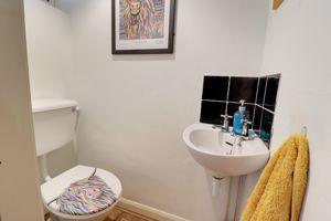 Guest WC- click for photo gallery